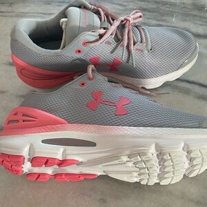 Under Armour Women's Athletic Shoes in Gray and Pink